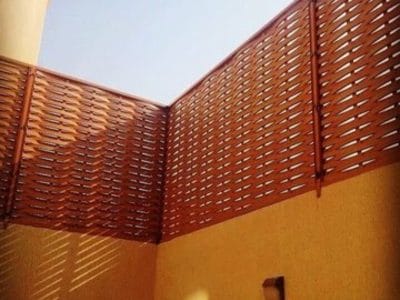 خصوصية الفيلا في جدة: الساتر بين الجمال والمتانة — سواتر حديد في جدة