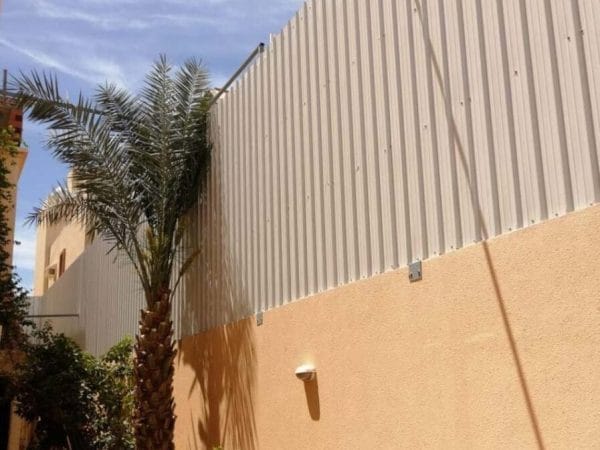 خصوصية الفيلا في جدة: الساتر بين الجمال والمتانة — سواتر شينكو في جدة