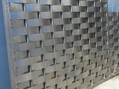 السواتر: حديد وخشب وPVC — سواتر حديد في جدة