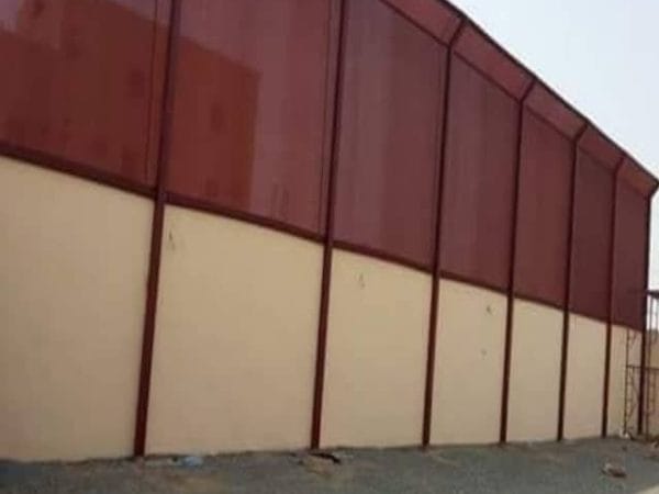 السواتر: حديد وخشب وPVC — سواتر قماش في جدة
