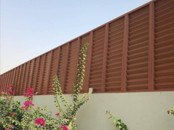 سواتر — سواتر خشبية في جدة