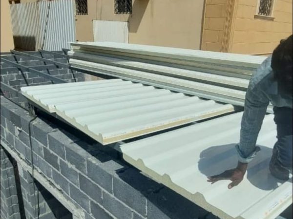 هناجر — ساندوتش بانل في جدة