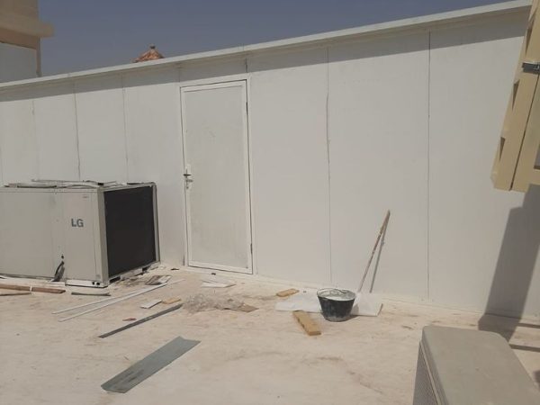 هناجر — ساندوتش بانل في جدة