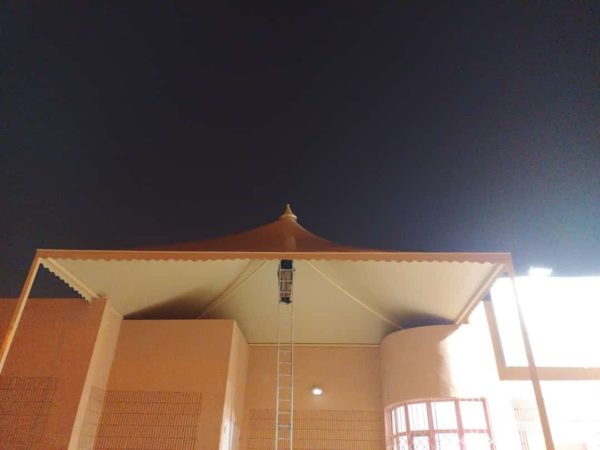 مظلات هرميه — مظلات هرمية في جدة